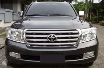 2011 TOYOTA Land Cruiser 200 FOR SALE