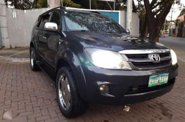 2006 Toyota Fortuner G matic suv 20" chrome mags