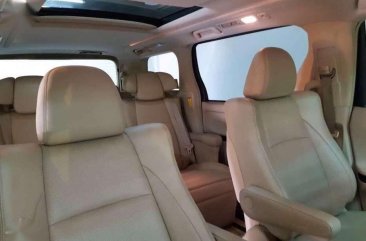 Toyota Alphard 2012 (TOP OF THE LINE)