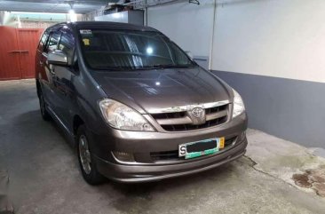 1st owned Toyota Innova 2006 G model top of the line