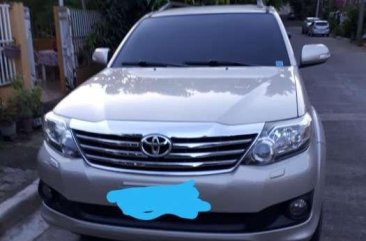 SELLING TOYOTA Fortuner 2012 Manual 4x2