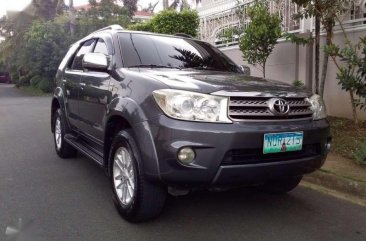 2011 TOYOTA FORTUNER DIESEL automatic dual airbags