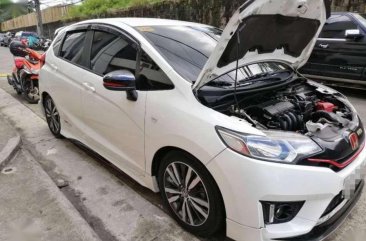 SELLING Honda Jazz 2015