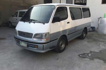 Toyota Hiace Commuter van 1997 model local