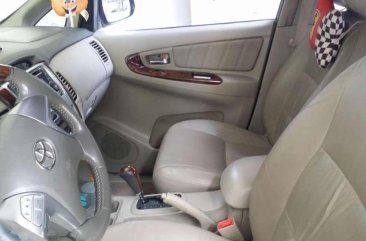 SELLING TOYOTA Innova V automatic