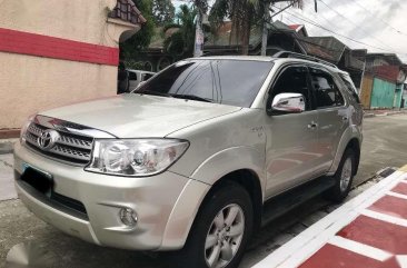 2010 Toyota Fortuner g mtic gas FOR SALE