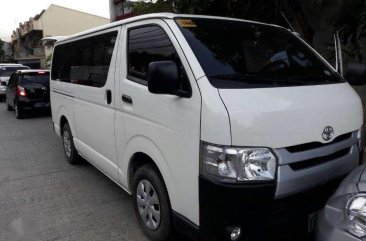 TOYOTA Commuter Hiace 2017 White