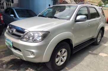 TOYOTA Fortuner 2007 G diesel Automatic 