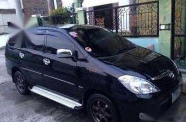 SELLING TOYOTA Innova g 2010 model