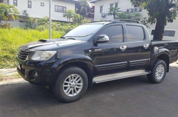 SELLING TOYOTA Hilux G 4x2 2013