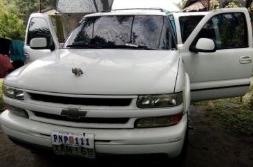 Almost brand new Chevrolet Suburban Gasoline 2001