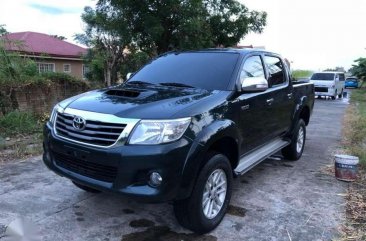 SELLING Toyota Hilux G