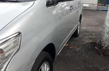 SELLING TOYOTA Innova j 2015