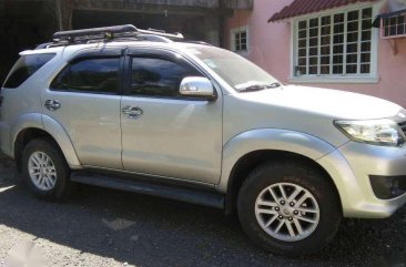 2012  Toyota Fortuner 4x2 Price:900,000 php negotiable