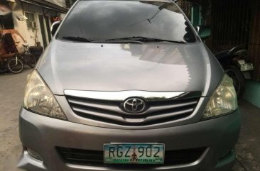 SELLING TOYOTA Innova g 2009