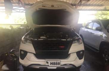 2018 TOYOTA Fortuner 24 G 4x2 Autoamtic Freedomwhite