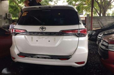 Toyota Fortuner V 2016 Automatic Newlook-Located at Quezon City