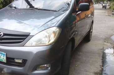 SELLING TOYOTA Innova Manual 2011