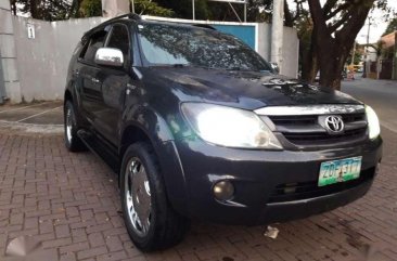 2006 Toyota Fortuner matic lady owned