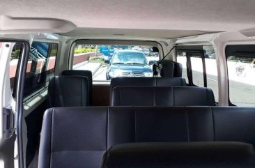 Assume TOYOTA HIACE Commuter 2017 MT Diesel 