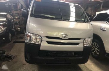 2018 Toyota Hiace Commuter 3.0L Manual Silver