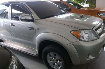 Selling our 2007 Toyota Hilux G 4x4