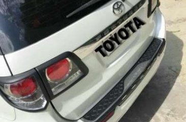 RUSH 2015 TOYOTA Fortuner V 4x2 Diesel Top of the line