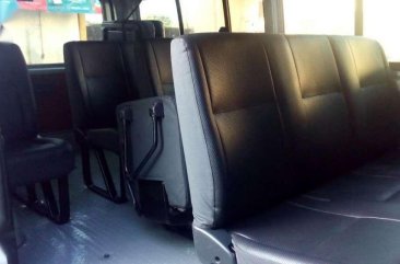 SELLING TOYOTA Hiace commuter 2007