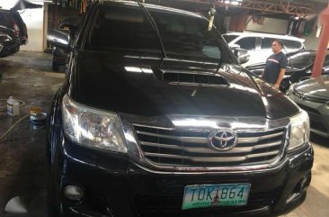 TOYOTA Hilux 2.5 G 4x4 Manual Black