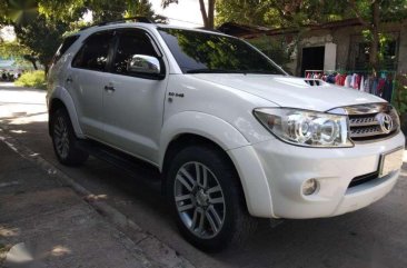 Toyota Fortuner V 2010mdl 4x4 automatic trans.