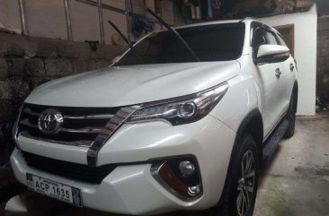 Toyota Fortuner V 2016 Newlook Automatic for sale at Quezon City