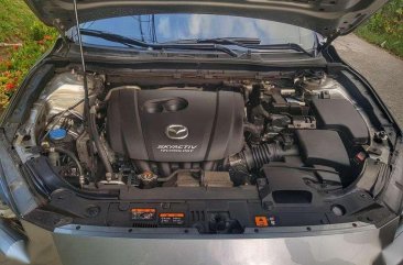 Selling Mazda 3 skyactiv R 2.0 hatchback 2015 Automatic