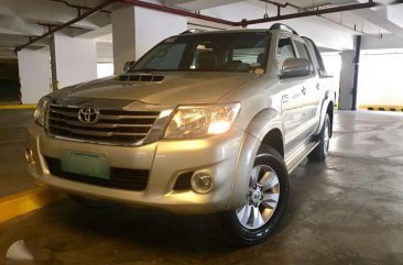 Toyota Hilux 2012 4x4 AT FOR SALE