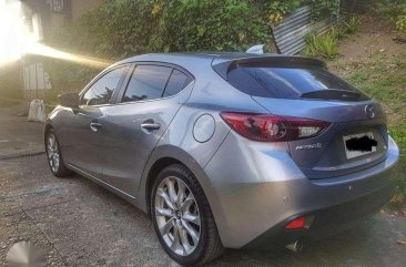 Selling Mazda 3 skyactiv R 2.0 hatchback 2015 Automatic