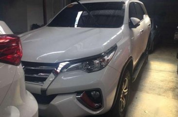 2017 TOYOTA Fortuner 24 G 4x2 Automatic Freedom White