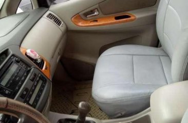 2011 High in TOYOTA Innova G Top of the line Diesel