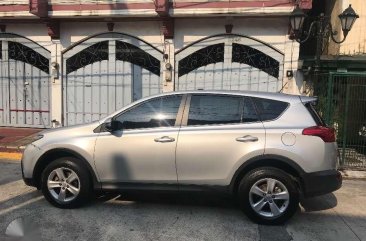 2013 Toyota Rav4 4x2 Top of the line Gas engine