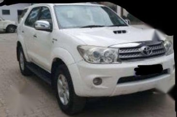 Toyota Fortuner G A/T 2010 model 4x2