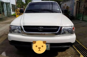 2004 4x2 Toyota Hilux FOR SALE