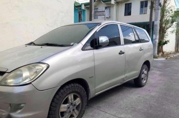 Toyota Innova E Gas MT 2008 model