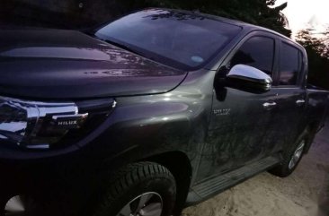 SELLING Toyota Hilux LIKE NEW