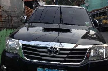 Selling TOYOTA Hilux 2013 model M/T New battery