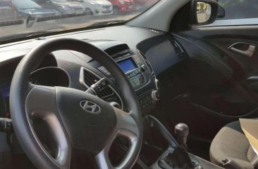 Hyundai Tucson 2011 model Manual