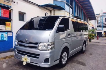 RUSH SALE Toyota Hiace Commuter 2014