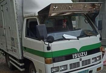 Isuzu Elf aluminum closed van