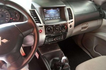 Mitsubishi Montero Sport manual 4x2 2015 model