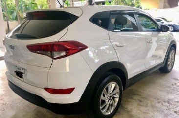 2016 Hyundai TUCSON 2.0 GL A/T gasoline -White