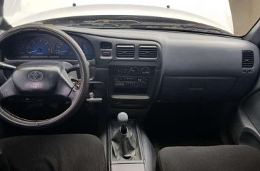 2003 Toyota Hilux 2.4 2l engine Diesel Manual