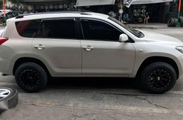 For sale: 2007 Toyota Rav4 4x2 a/t White Pearl