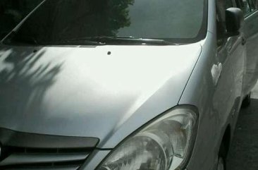 SELLING TOYOTA Innova 2010 J